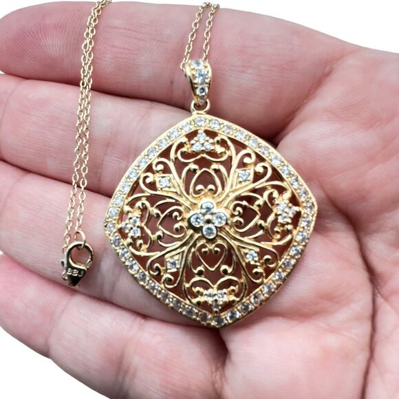 Veronese Italy 18K Gold Glad Cubic Zirconia Filagree Pendant Chain Necklace - Picture 4 of 5